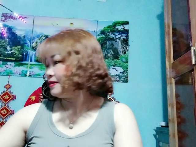 Linhanhsex2k's BongaCams show and profile