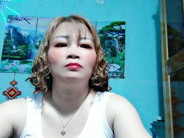 Linhanhsex2k's BongaCams show and profile