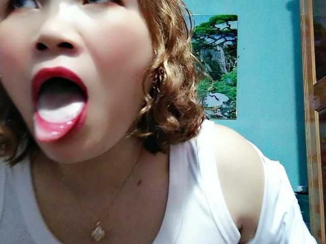 Linhanhsex2k's BongaCams show and profile