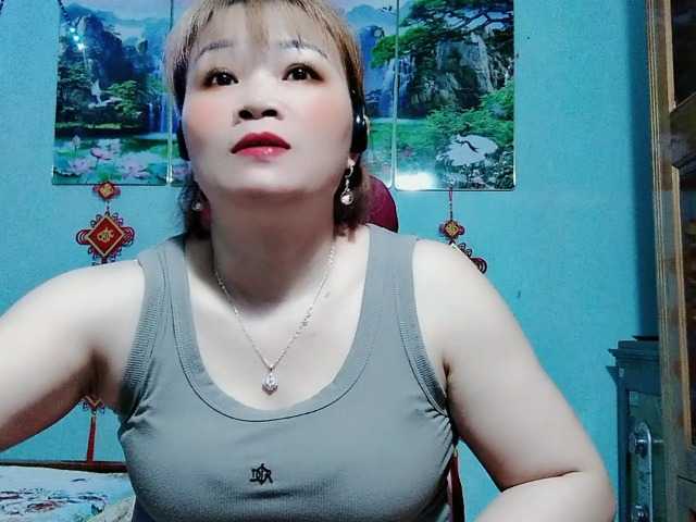 Linhanhsex2k's BongaCams show and profile