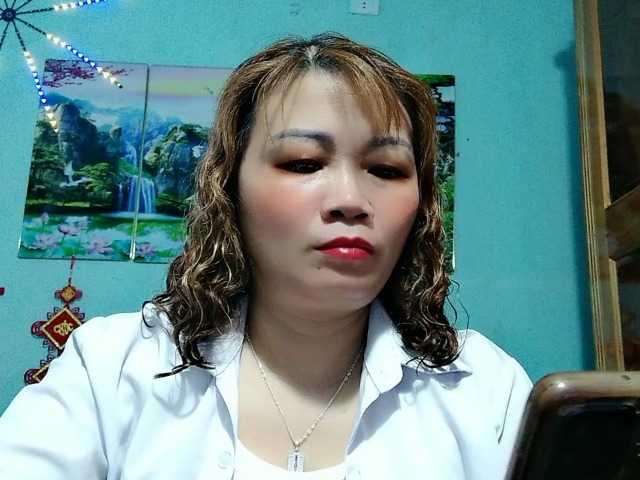 Linhanhsex2k's BongaCams show and profile