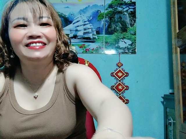 Linhanhsex2k's BongaCams show and profile