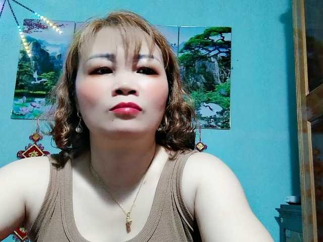 Linhanhsex2k's BongaCams show and profile