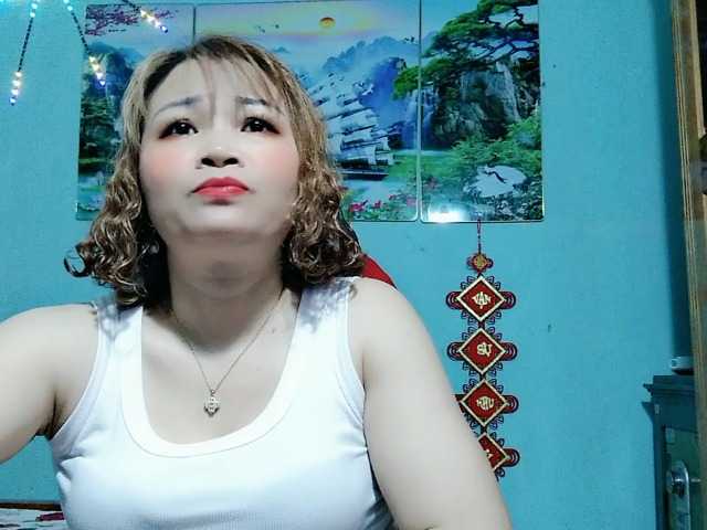 Linhanhsex2k's BongaCams show and profile