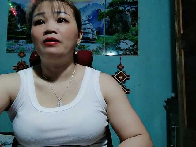 Linhanhsex2k's BongaCams show and profile