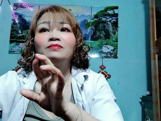 Linhanhsex2k's BongaCams show and profile