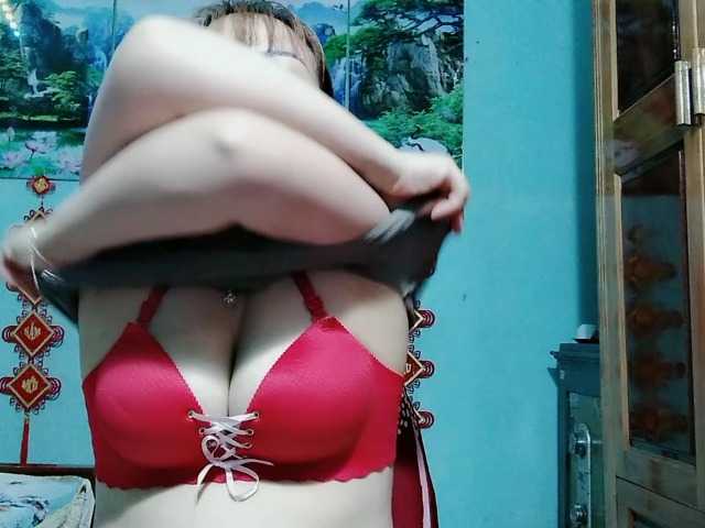 Linhanhsex2k's BongaCams show and profile