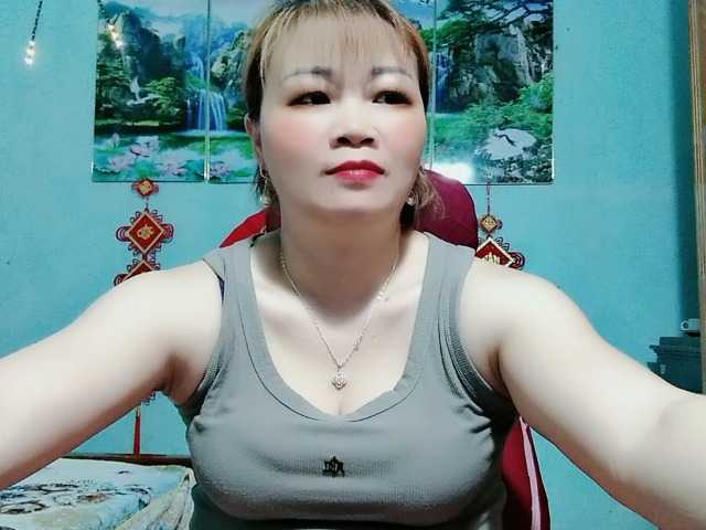 Linhanhsex2k's BongaCams show and profile