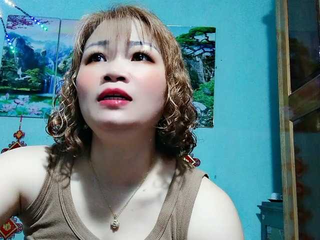 Linhanhsex2k's BongaCams show and profile