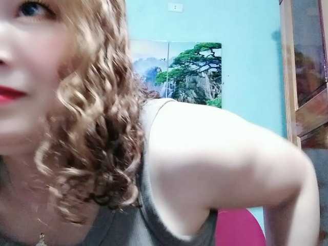 Linhanhsex2k's BongaCams show and profile