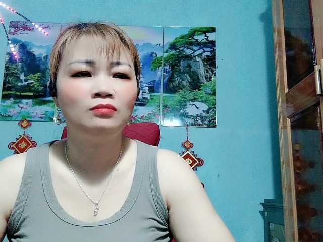 Linhanhsex2k's BongaCams show and profile