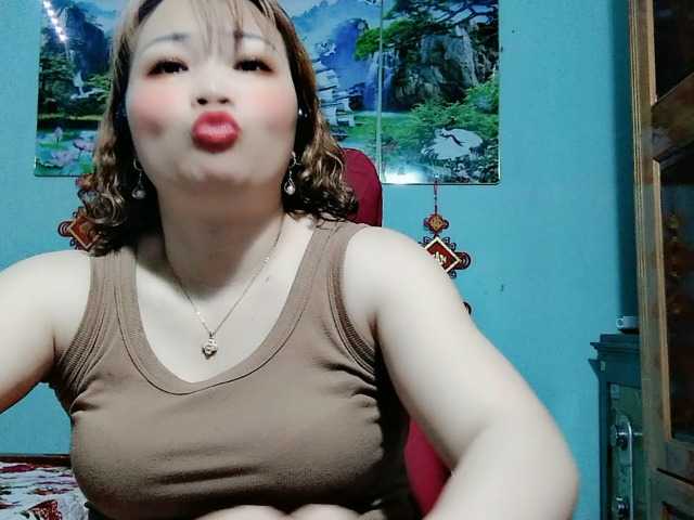 Linhanhsex2k's BongaCams show and profile