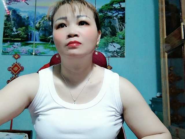 Linhanhsex2k's BongaCams show and profile