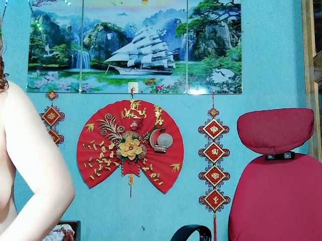 Linhanhsex2k's BongaCams show and profile