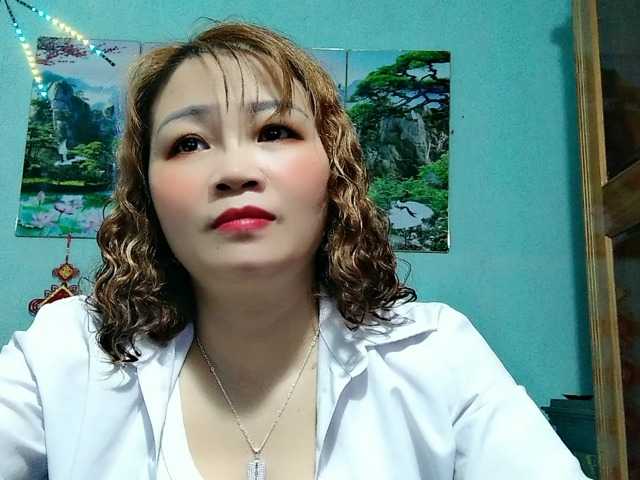 Linhanhsex2k's BongaCams show and profile