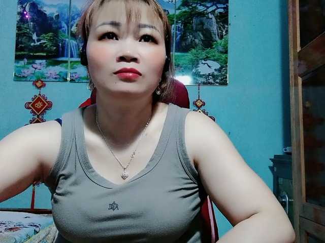 Linhanhsex2k's BongaCams show and profile