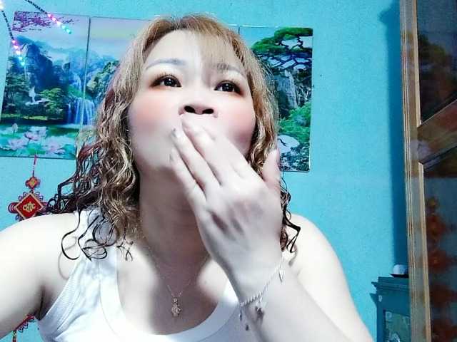 Linhanhsex2k's BongaCams show and profile