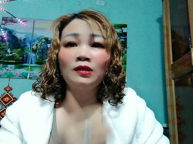 Linhanhsex2k's BongaCams show and profile