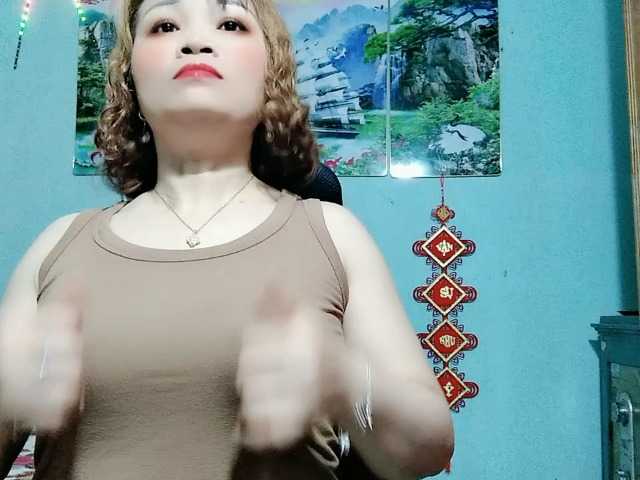 Linhanhsex2k's BongaCams show and profile