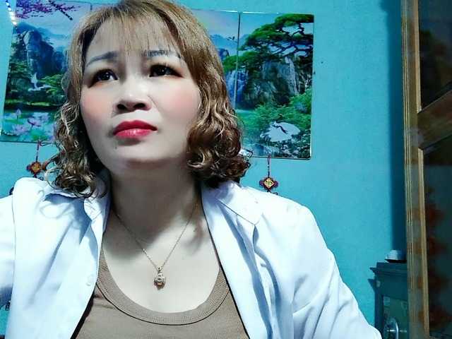 Linhanhsex2k's BongaCams show and profile