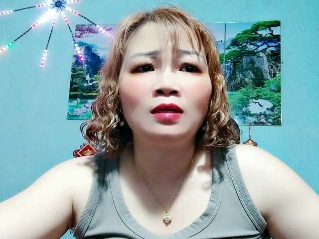 Linhanhsex2k's BongaCams show and profile