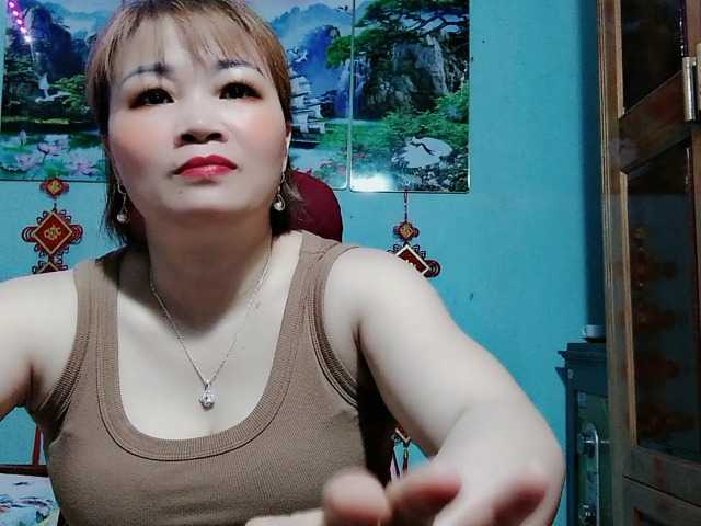 Linhanhsex2k's BongaCams show and profile