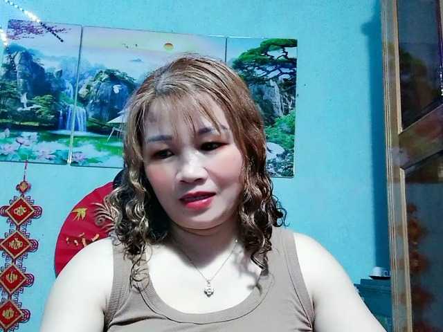 Linhanhsex2k's BongaCams show and profile