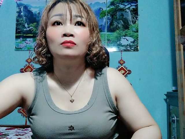 Linhanhsex2k's BongaCams show and profile