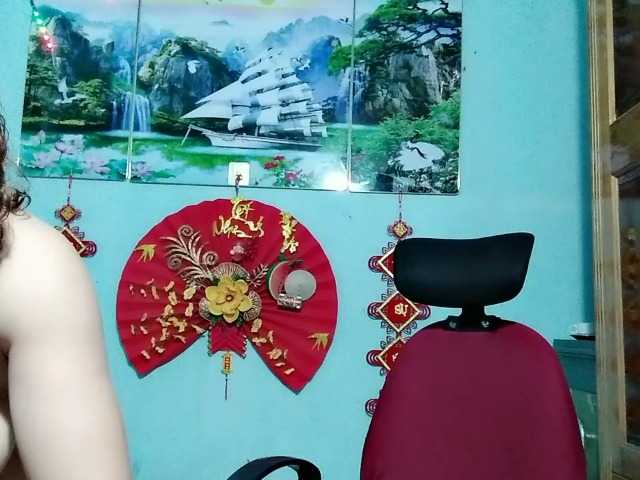 Linhanhsex2k's BongaCams show and profile