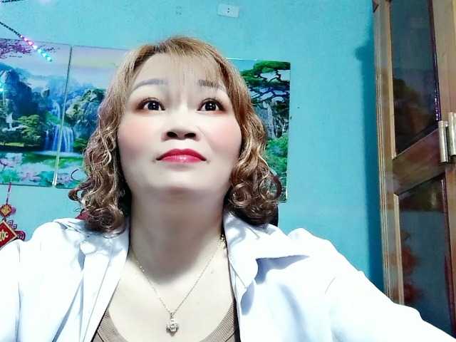 Linhanhsex2k's BongaCams show and profile