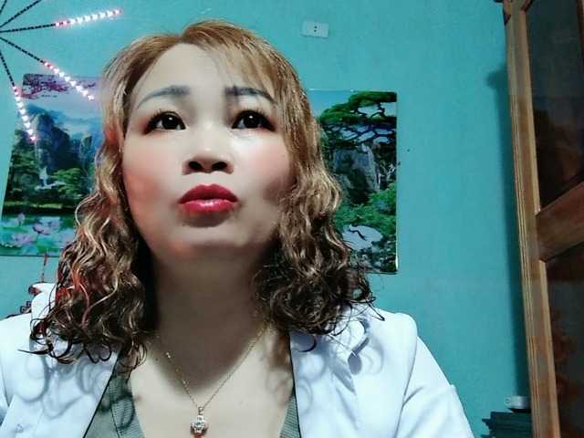 Linhanhsex2k's BongaCams show and profile