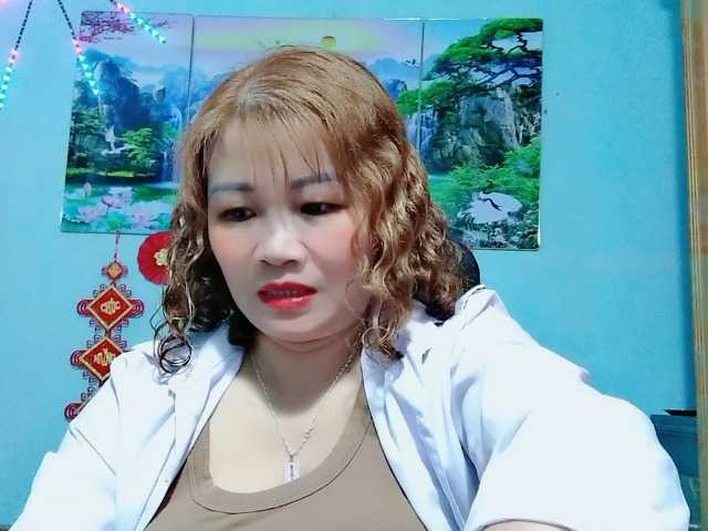 Linhanhsex2k's BongaCams show and profile