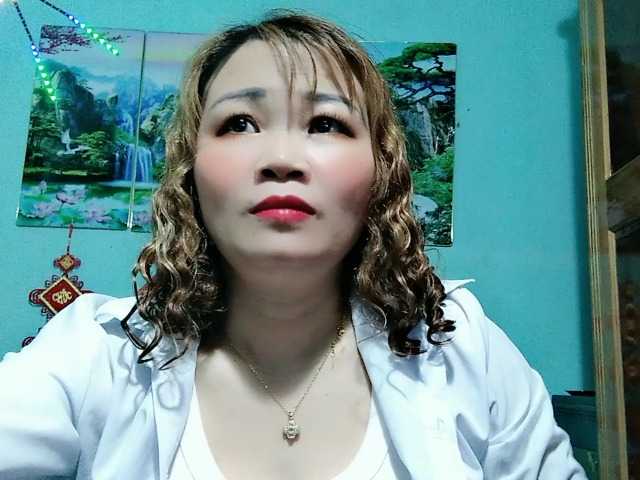 Linhanhsex2k's BongaCams show and profile