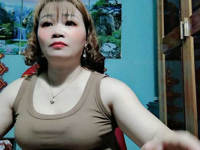 Linhanhsex2k's BongaCams show and profile