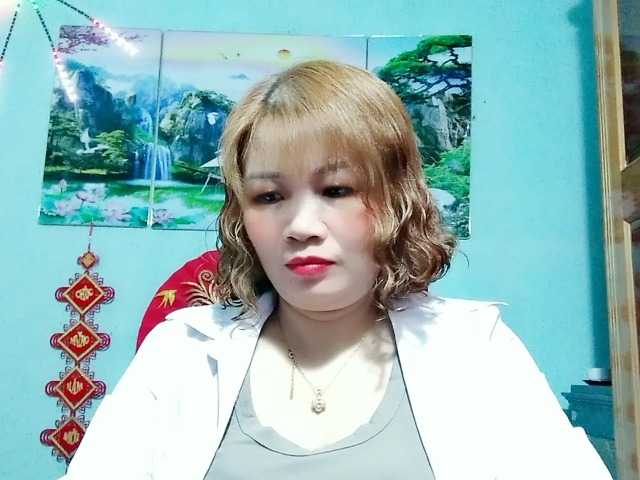 Linhanhsex2k's BongaCams show and profile