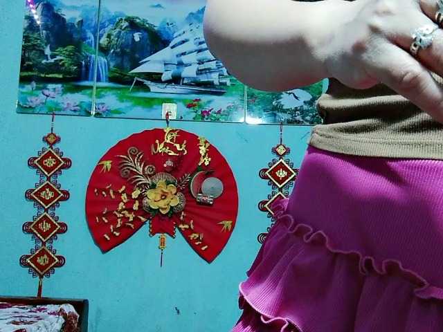 Linhanhsex2k's BongaCams show and profile