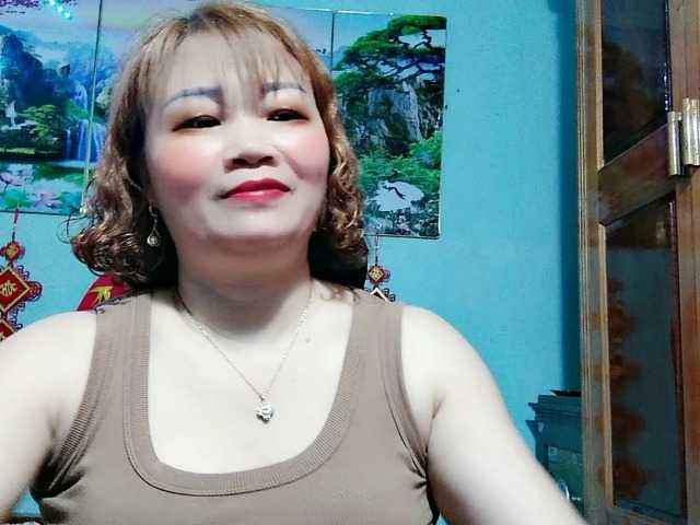 Linhanhsex2k's BongaCams show and profile