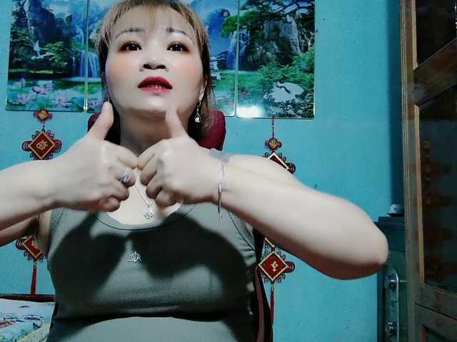 Linhanhsex2k's BongaCams show and profile