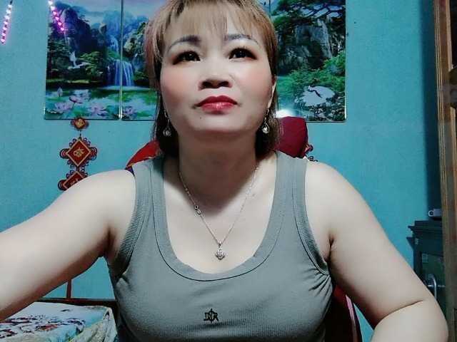 Linhanhsex2k's BongaCams show and profile