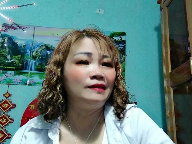 Linhanhsex2k's BongaCams show and profile