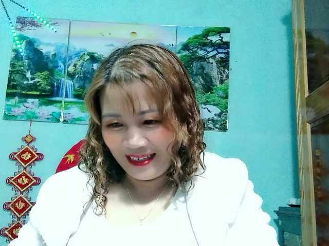 Linhanhsex2k's BongaCams show and profile