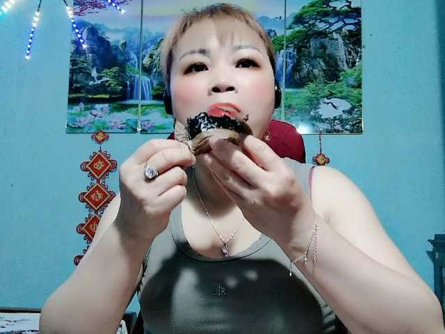 Linhanhsex2k's BongaCams show and profile