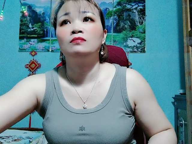 Linhanhsex2k's BongaCams show and profile