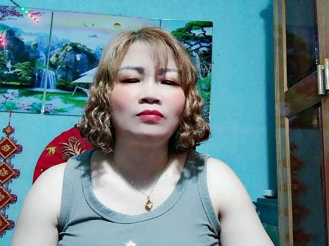 Linhanhsex2k's BongaCams show and profile