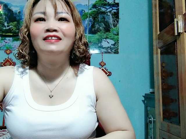 Linhanhsex2k live cam profile