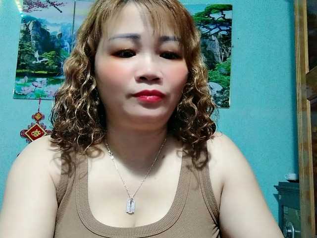 Linhanhsex2k's BongaCams show and profile