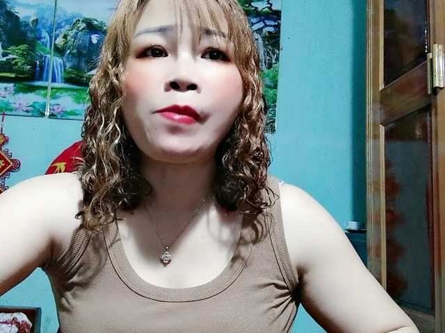 Linhanhsex2k's BongaCams show and profile