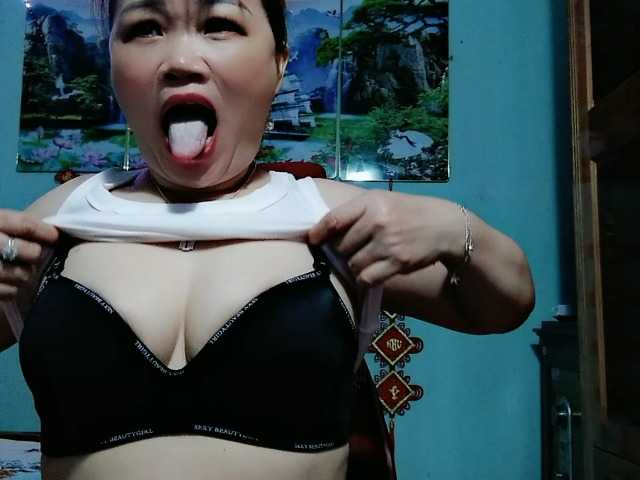 Linhanhsex2k's BongaCams show and profile