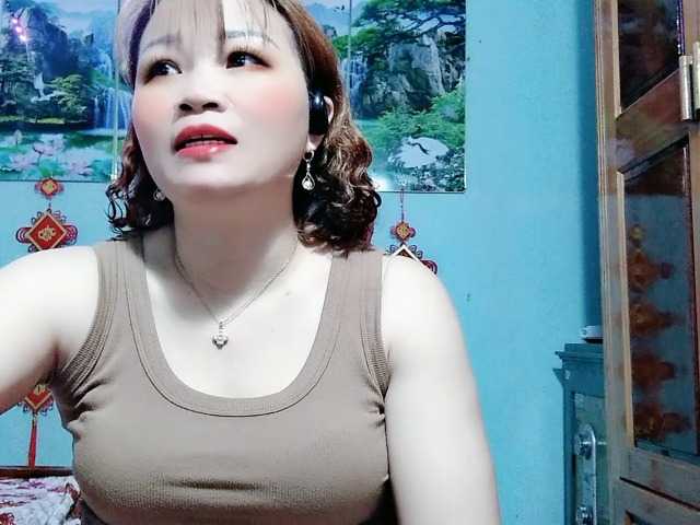 Linhanhsex2k's BongaCams show and profile