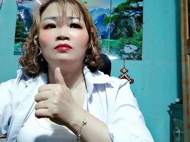 Linhanhsex2k's BongaCams show and profile